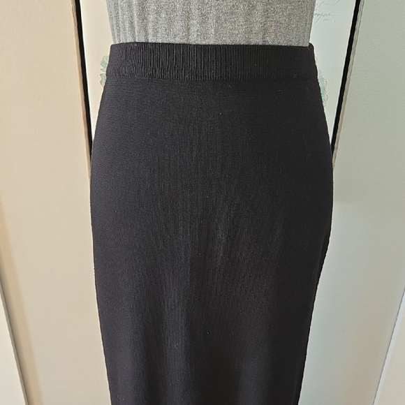 Bloomingdale's Women's Medium 100% Wool Knit Long Column Black Maxi Skirt - Picture 2 of 11